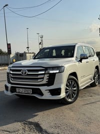 لاندكروز 2023ساز للبيع ماشيه 40 الف  فول موصفات  سونارها موجود  محركها...