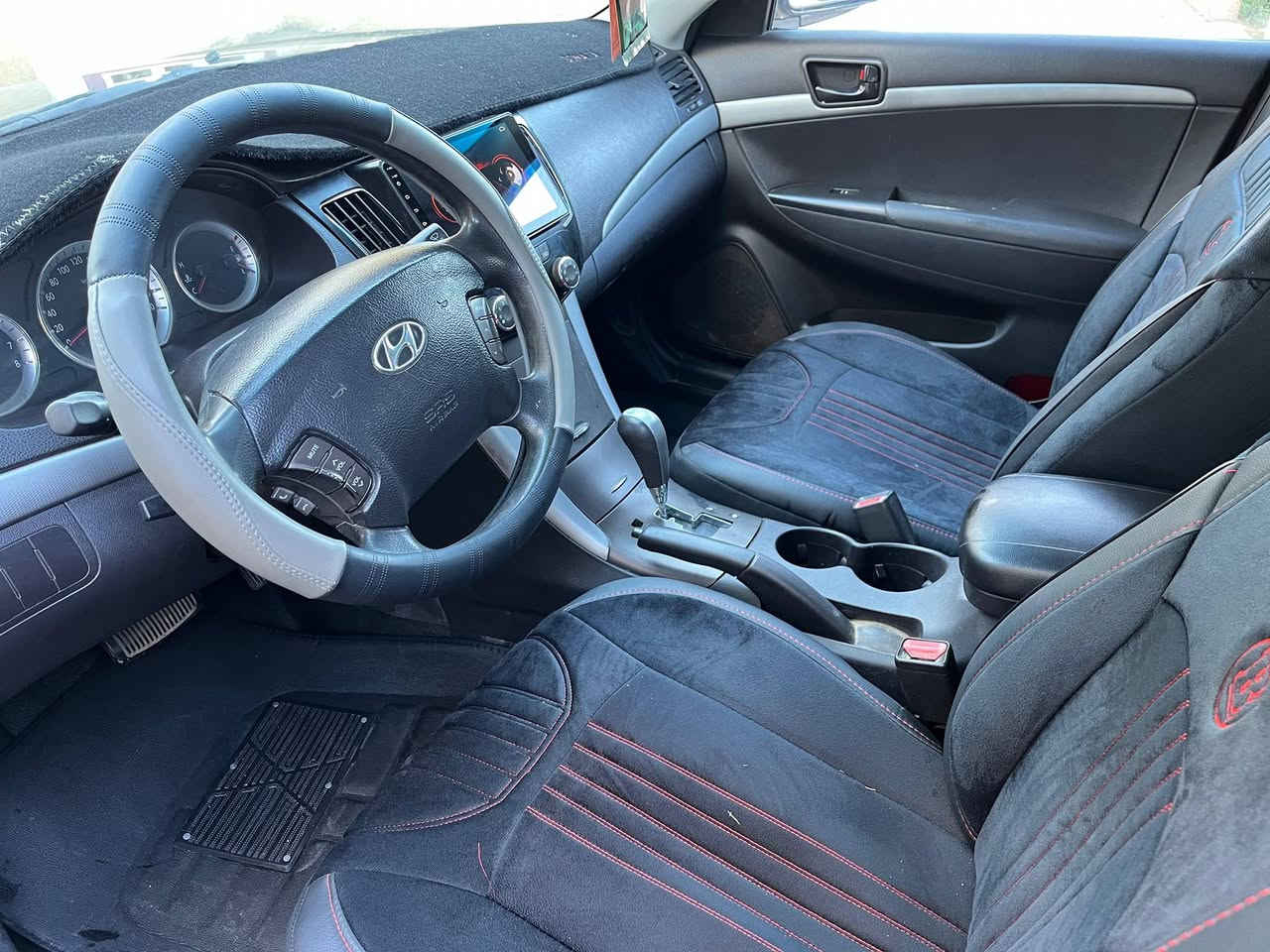 سلام عليكم سوناتا للبيع موديل 2010 بدون ضرر محرك جديد تبريد صدر سنويه 2027 سعر 105 وبه مجال المكان تكريت ***********
