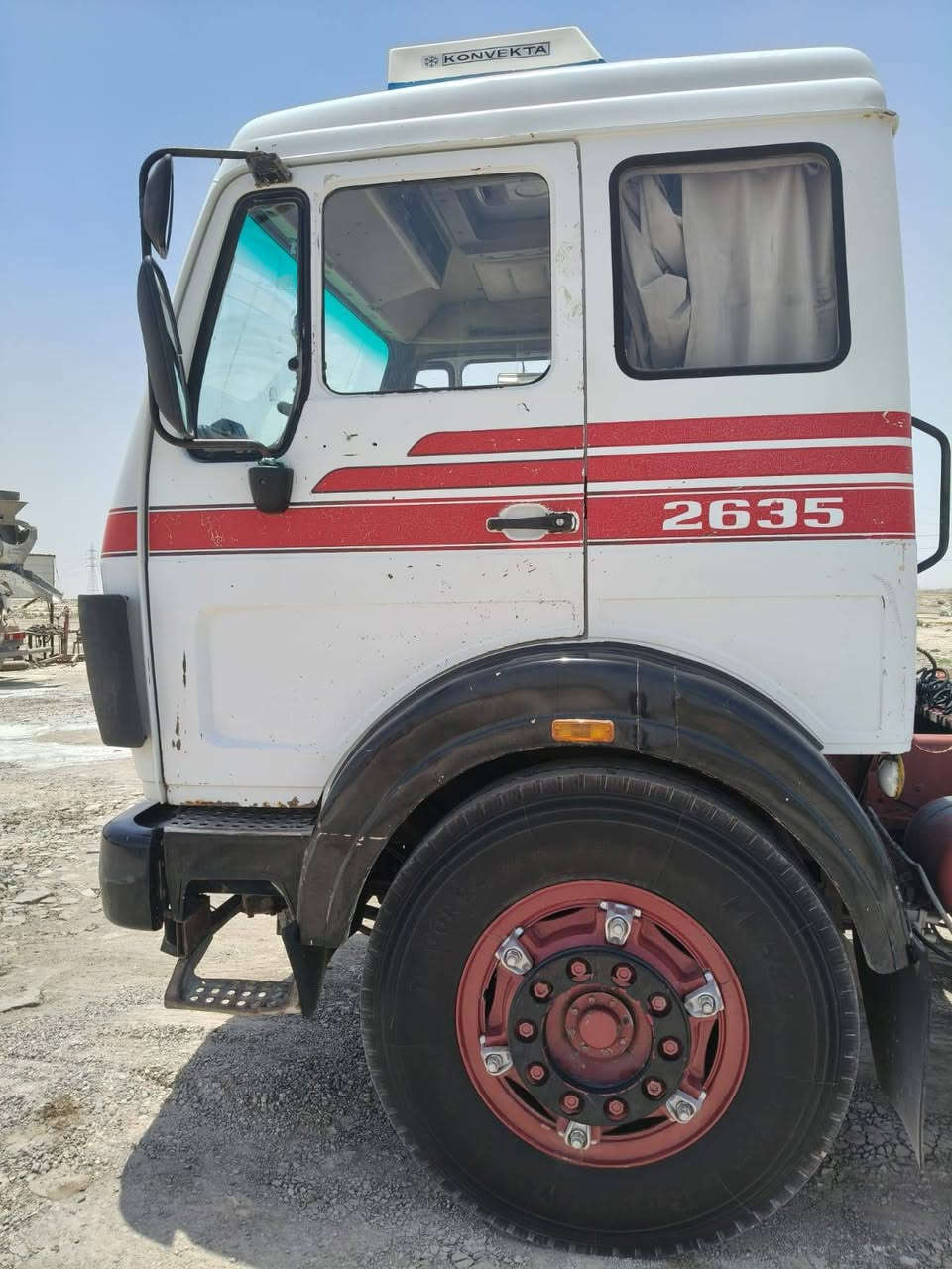للبيع موديل 81 قماره 89بلاديه مكينه سوبرين 35 جديده كير 160 تبريد جديد  باج بطن 3 لوحات بأسمي فلات ذات جوانب متحركه عربانه 3 محاور سعر 160 بيه مجال المكان ناصريه اي استفسار
***********
للبيع موديل 81 قماره 89بلاديه مكينه سوبرين 35 جديده كير 160 تبريد جديد  باج بطن 3 لوحات بأسمي فلات ذات جوانب متحركه عربانه 3 محاور سعر 160 بيه مجال المكان ناصريه اي استفسار
