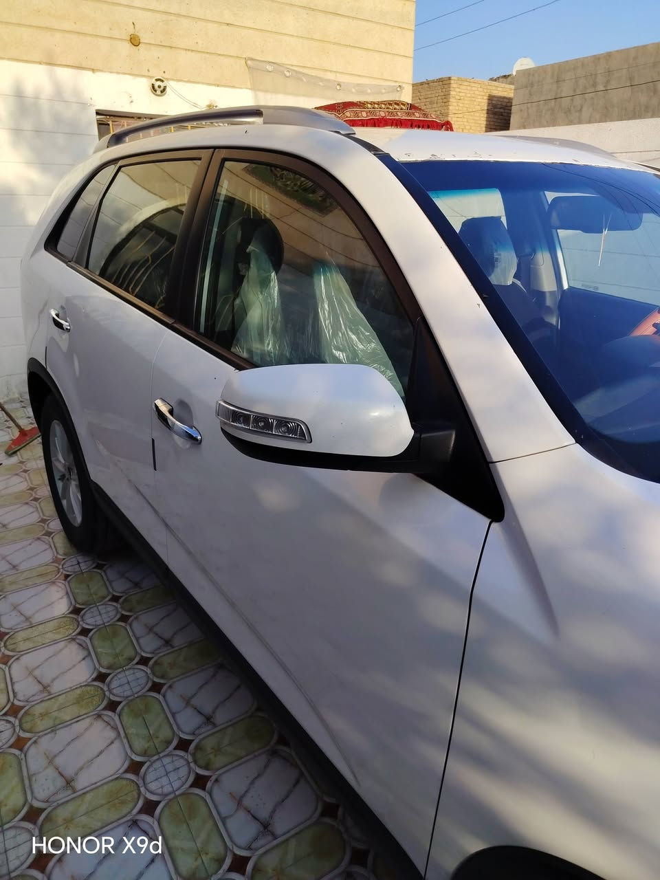 سورنتو ١١ أمريكي مكينه ٦دوش ٧راكب ٣قطع تبريد رقم بغداد الإنكليزي بسمي مكفوله من الصبغ والمعجون عنوان بابل ***********
