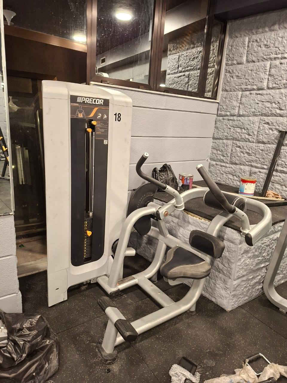 نادي رياضي اميركي 
بريكور
1 صاندو v
2 سميث
3 فراشه
4 مكبس 
5سحب بكره اعلى دبل بلاط
6 طاوله امامي
7 طاوله خلفي
8 فتح
9 ضم
10 صدر
11 رفرفه جانبي
12 غلوتس
13 باي
14 تراي
15 ديبس تراي
16 باط جالس تجديف
17 معده
18 ضهر
19 بطه جالس
20 خواصر
21 سحب بكره ارضي دبل بلاط
22 tbr
23 بنش صدر مستوي مع سيخ اولمبي
24 بنش صدر اعلى مع سيخ اولمبي
25 بنش متحرك عدد 2
26 دامبل 360 كيلو 
27 طارات 400 كيلو
28 حمالة دامبل
29 حمالة طارات
30 دراجه بريكور عدد 2
31 بساط مشي بريكور
تجهيز انديه رياضيه بأفضل وأحدث المعدات
موجود كافة التجهيزات الرياضية
#رياضة
#أندية رياضية
#مستلزمات رياضه
#تجهيزات رياضية
#ملاكمة
#ايروبيك
#زومبا
#بيلاتس


**إذا كنت صاحب هذا الإعلان وتريد حذفه لأي سبب، رجاءا أرسل رسالة إلى الدعم الفني**