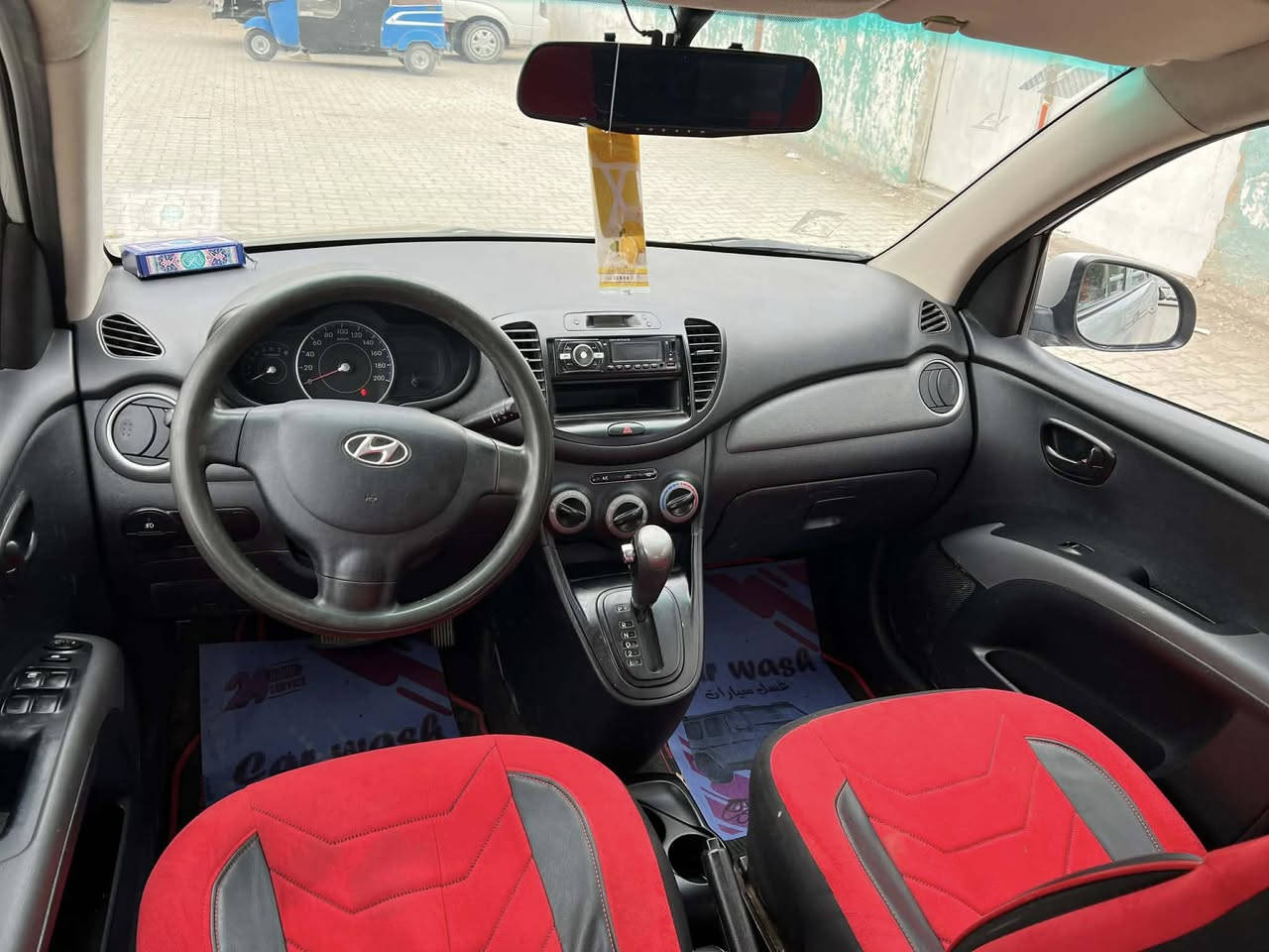 خليجي 2015 i10
بيهة بارد بدون صبغ مكانات 
محرك كير صدر تبريد كلة شغال 
ماشية 70 الف كيلو / م
مكان السيارة بغداد المشتل 
سعر 72 ورقة 
***********
