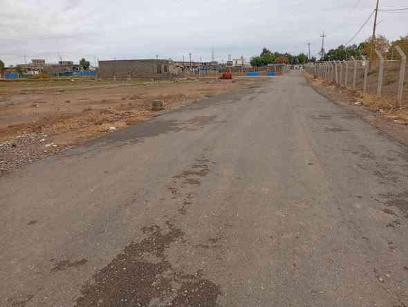 قطعة ارض للبيع مساحة 160 متر بالمعسكر قريب على بيت محمد رميض الصباحي خدمات كاملة  كهرباء وماء رئيسي بصفها وشارع تبليط وبيوت قريبه عليها مثل ما موضح بالصور سعرها النهائي 4 ملايين شراي خابرني واشوفك مكان القطعة ***********
