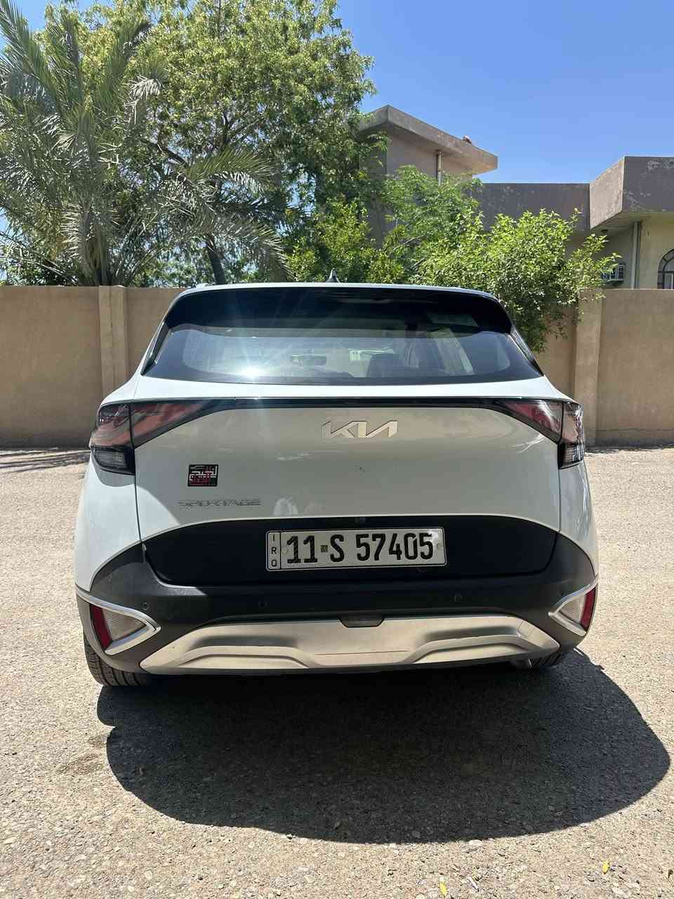 عمي سلام عليكم
سبورتج ٢٠٢٣ خليجي ما بيها ضرر بس طخات بسيطة سيارة كاملة مكملة 

مواصفات وسط مو فول 

ماشية ٧٩ الف كيلو  

السعر ٢١٢ ورقة

الشراي يراسلني واتساب:***********
