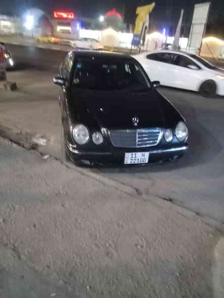 ام عيون موديل ٢٠٠٠ سياره جاهزه من جميع نواحي سعره ١٢٥ وبيه مجال مكانه بغداد ***********
