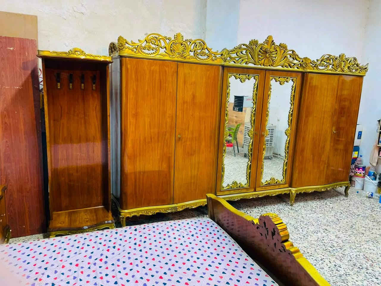 لعشاق الانتيكا  🔥👌 
غرفه صاج ٦ ابواب نادر عملها ماكو اختها بسوك 
شغل وعمل ونجاره درجه اولى نقش زان الأرجل كعب غزال 💯💯مغطى بالزان المصري 💯💯
غرفه جدا انيقه وراقيه🔥🌟
عنوان بغداد مدينه الصدر 💥
توصيل موجود 🚛🚛 للحجز والاستفسار الاتصال على وات ساب ***********
