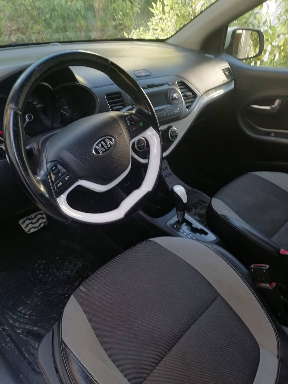 السلام عليكم
كيا بيكانتو 2015 لون ابيض وارد خليجي فول مواصفات السيارة مكفولة عدى مكانين بارد فقط رقم اربيل ترقيم جديد تحويل او وكالة 

مواصفات
فتحة سقف
بصمة تشغيل
بصمة ابواب   
تحكم ستيرن جهتين  
ويل كب كروم
حساسات خلفية 
يدات نيكل
اشاير بالمري
لد نهاري  
مانع انزلاق
 حساس اطار
مري شفط
مري كهرباء  
AUX و USB
 بلوتوث وحاكية تليفون 

السعر 103$ وبيها مجال   

مكاني بغداد علي الصالح
للاستفسار 
واتساب ***********

***********
