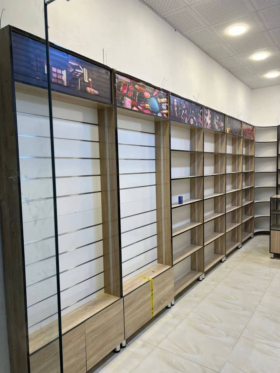 العلق تم حدد مكانك توصلك الاسعار مكان #البصرة
(#لا #يوجد #توصيل #محافظات #حاليا) 

(#لا #يوجد #توصيل #محافظات #حاليا) 

تم وصول فاترینات جميع الوان جهاز استلام 

ما يهمنه صعود أسعار الخشب جوه سوك 

الخشب((mdf) وليس ملامين 

من لديه الحجز يارت يجي يستلم بضاعه

فاترينات خشب جميع الألوان 

يوجد عمق 20*ارتفاع 250سم

يوجد عمق 30 ارتفاع 250سم

مكان #البصرة #البصرة 

 يوجد توصيل داخل البصرة فقط 

(#لا #يوجد #توصيل #محافظات #حاليا) 

 *********** واتساب وانتصال

ملاحظه السبب عدم الذكر الا.سعار انحضر
