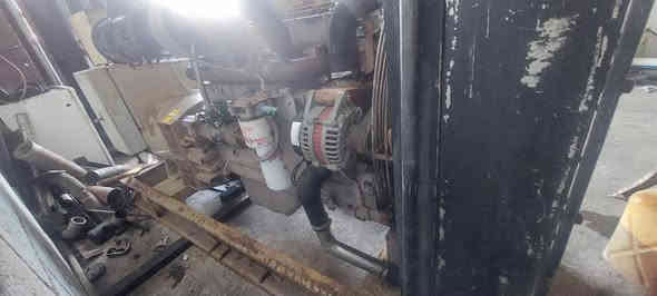 كمنز حجم ١١٤ أوروبي توليد ستانفورد  إنكليزي 
٢٠٠ كيفي مولد جديد مشتغل فقد ٤٠٠ ساعة شرط حمل  مامفتوح برغي 
سعر٥٠ورقة قفل  عنوان أربيل 
***********
