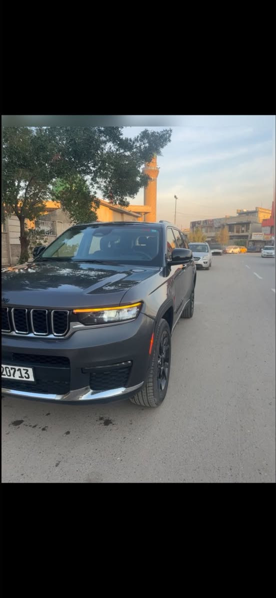 السلام عليكم  للبيع
جيب جراند شيروكي لمتدد(٧)راكب Vip. L موديل 2022

الضرر جاملغ وبنيد بدون دواخل وبدون ايرباك +قطعتين كلير امريكا 

*المواصفات السيارة

- محرك (٦) سلندر ٣٦٠٠  

- كير ماوس (٨) نمر

- كاميرا خلفية دوار

- رادرات(امامي & خلفي. &. جانبي)

- نقطة العمياء(نظام المحافظة على المسار)

- نظام التوقف الذاتي (مانع التصادم)

- صندوق كهربائي (شفط)

- دخول ذكي

- كشنات امامي كهربائي

- كشنات خلفيه كهربائي  و يدوي

- تدفئة كشنات

- تدفئه استيرن

- شفتات استيرن

- مثبت السرعة

- مرايا كهربائيه 

-فوريل + ٤ وضعيات قياده

- شاشة كبيره بحجم 10.2

- شاشة  دجتل رقمية 

-المصابيح الاماميه زنون مع الضباب

- إنارة داخلية LED

-تشغيل عن البعد

- النظام الذاتي 

وبعد بيه مواصفات رقم جديد بغداد بسمي سعره 280وبيه مجال *********** مكلف. بالنشر
