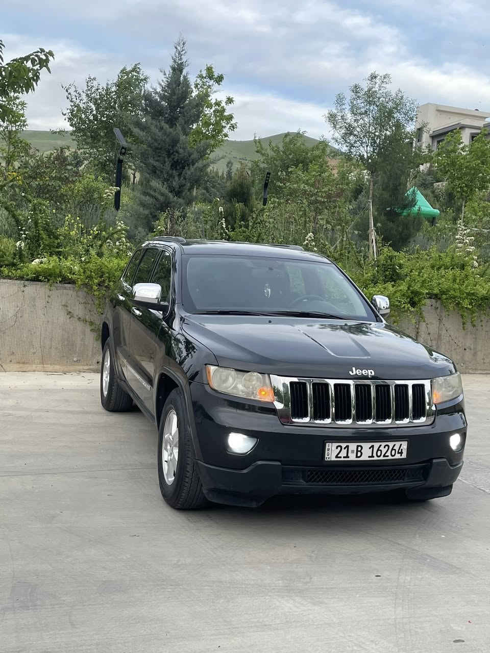 جيب لاريدو موديل 2011 لون اسود بدون قطره صبغ فقط بيه شبر بارد موصفاته كشن كهرباء دبل اكسل تحديد سرعه ول موصفات معروفه سياره جاهزه من كل النواحي مابيه اي نقص السياره بل واقع بعد احله رقمه سليمانيه 

سعر ١٧٠ 
***********
  مکان سلێمانی
