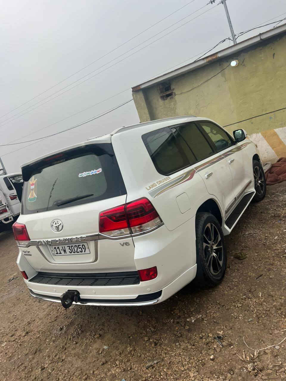 السلام عليكم لاندكروز 2019
ماشيه 95اصل شرط الفحص 
رقم بغداد جديد هزه وفحص جديد بسمي
 بريم اصل ام DVD
محرك 6 سلندر 4000
 8 ارباك بلادي 
السياره مكفوله كفاله عامه 
شاشه ليزرية العدادات ‏
تشغيل عن بعد
‏مرايه جانبيه قلاب
لايت اسود بلاد
‏‏- نظام مانع للانزلاق و 
‏‏النظام المساعد على نزول المنحدرات 
‏‏- تشغيل بصمة 
- خمسه بصمات ابواب
- باب خلفي كهرباء بلادي 
‏‏- كاميرا خلفية 
‏‏- مقاعد جلد 
‏‏- 2مقاعد كهرباء
‏‏- مرايا شفط
‏‏- اشارات بالمرآة
‏‏- كشافات ضباب
‏‏- زراك لايت 
‏‏- فرامل مانع للانزلاق
‏‏- حساس امامي خلفي 
‏‏- طفايه حريق بلادي
السعر 
الاستفسار الاتصال*********** مكاني بابل
اني مكلف بلنشر رقم صاحبه موجود وتصل
