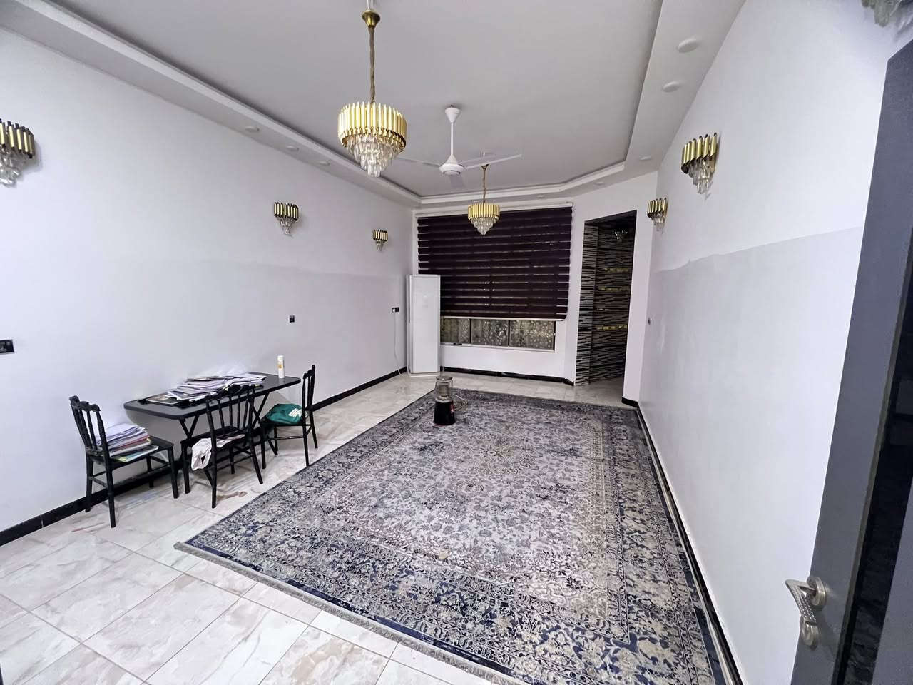 🏠 عرض مميز للبيع – مكتب علاء الشمري
بيت سكني بطابقين بمواصفات مرتبة ومناسب للعوائل 👌  

📐 المساحة: ———  

🔹 تفاصيل الطابق الأرضي:  
غرفتا نوم، صالة استقبال، مطبخ، مجموعة صحية داخلية وأخرى خارجية، طارمة كبيرة ومساحة مريحة.  

🔹 تفاصيل الطابق الثاني:  
غرفة نوم، صالة، مجموعة صحية.  

✨ موقع مناسب وسكن هادئ  

📞 للاستفسار والتواصل:  
***********
