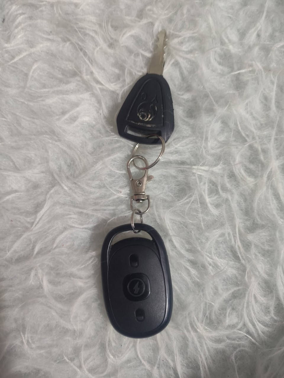 دراجة شحن  موديل 2025   اللون اصفر  للبيع. فول مواصفات  مكان السماوه الوركاء ***********
