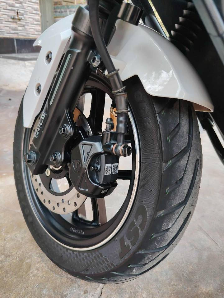 السلام عليكم دراجة ريان وحش الكون وميحتاج احجي علا مواصفاتها معروفة مكاني بغداد حي القاهرة قرب جامع النداء السعر 975وبيها مجال بسيط الشراي يتواصل خاص متواجد مازنجز واتساب*********** بغداد, العراق
