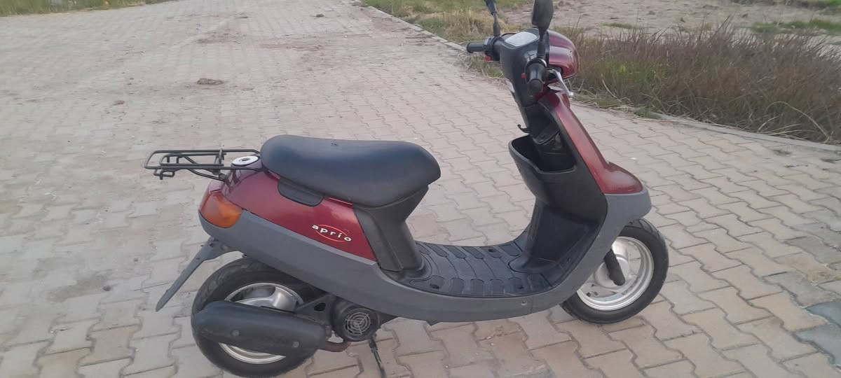 السلام عليكم دراجه بطه للبيع جديده كولش للبيع إتصال ***********
