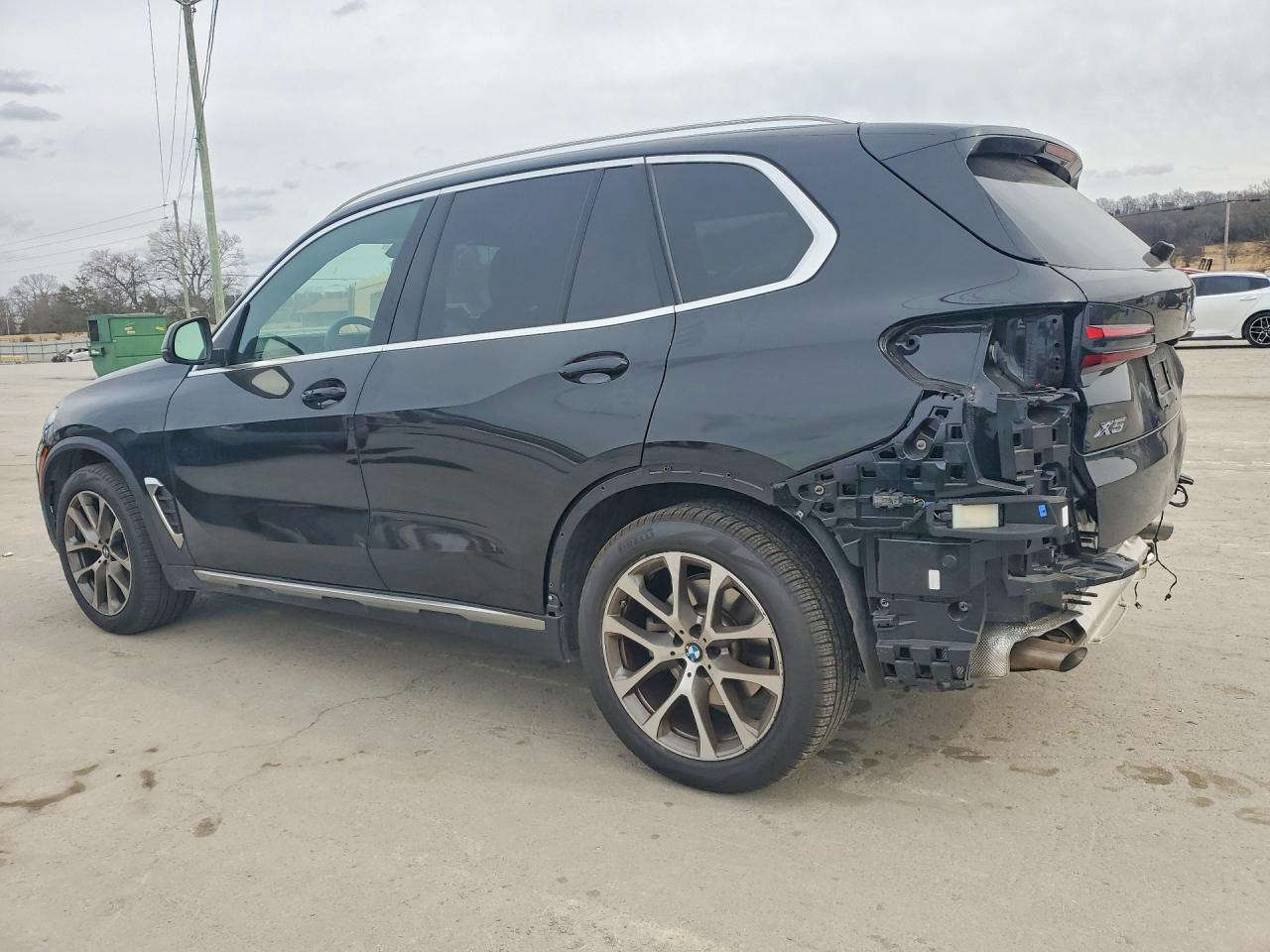 🚨 تنويه مهم
هذه السيارة معروضة في المزاد الأمريكي 🇺🇸
والمزايدة والشراء تتم عن طريق مكتب الباخرة للمزادات 🇮🇶
🔥 تدخل بكتاب الشهداء
───────────────
🚗 نوع السيارة:2024 BMW X5 XDRIVE40I
📅 تاريخ المزاد:الاثنين 02-03-2026
💰 السعر: يتحدد داخل المزاد
📊 الممشى:17177 ميل فعلي
🛠️المحرك: 6 سلندر / 3 لتر
───────────────

🔥 مجاناً مجاناً مجاناً
📄 تقرير كارفاكس مجاني بدون أي مقابل
───────────────

🚗 سحب السيارة خلال 24 ساعة من وقت التسديد
💸 حسابات مخفّضة وعمولات أقل من السوق
───────────────

🚢 الشحن متوفر من:
🇺🇸 🇨🇦 جميع الولايات الأمريكية والكندية
➡️ شحن مباشر إلى العراق
➡️ العقبة – جبل علي – ميرسين
───────────────

🛃 تخليص كمركي كامل من ميناء أم قصر
🏔️ تخليص كمركي إلى إقليم كردستان
🇯🇴 شحن مباشر إلى عمّان (العقبة)
🇹🇷 شحن إلى ميناء ميرسين – تركيا
───────────────

🏢 فروع الشركة:
📍 الفرع الأول: بغداد – السيدية – الإعلام
📍 الفرع الثاني: الإمارات العربية المتحدة – الشارقة – الصناعية 4
───────────────

👥 مجموعة البيع والشراء:
https://www.facebook.com/share/g/17pXXBgeeU/?mibextid=wwXIfr

───────────────

🎵 TikTok:
https://www.tiktok.com/@al_bakhera?t=8qGOLioZlVE&_r=1

───────────────

📞 للاستفسار والتواصل:
+9647739115599


**إذا كنت صاحب هذا الإعلان وتريد حذفه لأي سبب، رجاءا أرسل رسالة إلى الدعم الفني**