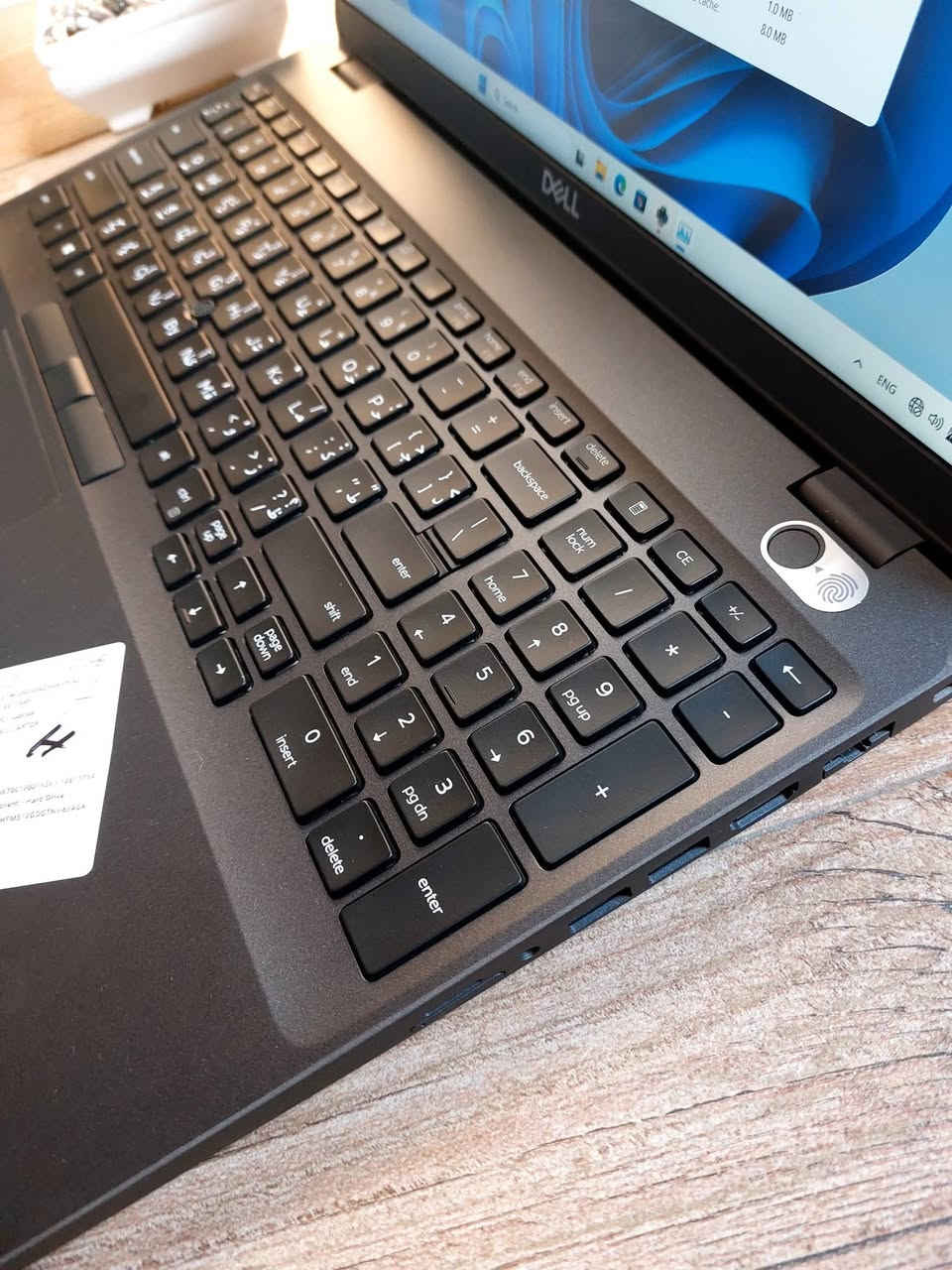 تدور ع لابتوب للدراسةوالبرامج المكتبية والحسابية حجم شاشة كبير الك هاي .
 وبسعر ثابت 330الف دينار وتوصيل مجاني

Dell Latitude 5500 Ci7
Core i7-8665U
8GB  DDR4 RAM
256GB SSD2.5 HARD
15.6 screen 1920x1080 FHD 
Back-light Ar-En 

يمكن للزبون فحص اللابتوب وتشغيله والتأكد من المواصفات قبل استلام اللابتوب.

عنوان المكتب بغداد شارع الصناعة مجمع الرياش مكتب اليسر للتواصل والحجز ***********
