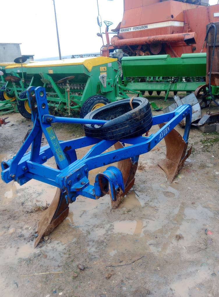 سێ گاسنی ایدن بۆ فرۆشتن رقم 14مودیل 2015  سحری مناسبە رقم ***********  ***********
