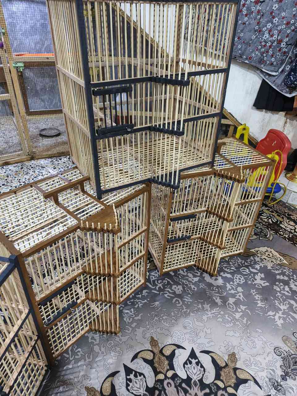 قفص ديكور تصميم مميز السعر 15   ارتفاع 60 وجه 50 عرض 32 مكاني مغربة 
***********
