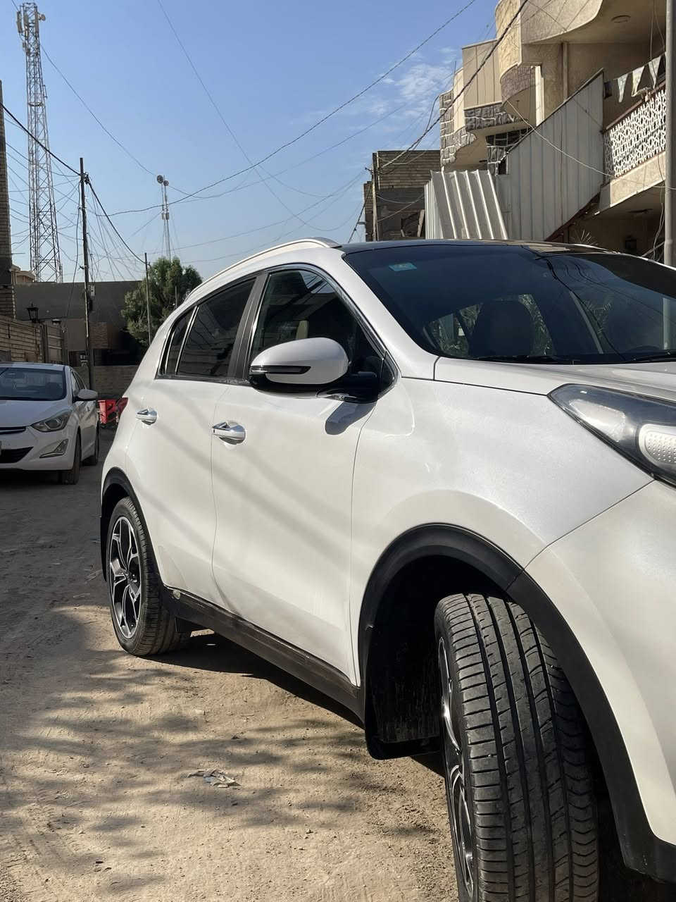 كيا سبورتاج للبيع موديل 2020 
اعلى فئة (جيتي لاين)
مواصفاته:
شاشة كبيرة
ابل كار بلي
اندرويد اوتو
كشنات جلد وكهرباء
تبريد قطعتين(تبريد ثلج ما شاء الله)
دخول ذكي بصمة
بنوراما
لايتات زينون كشافات ضباب
بيانو بلاك
ماشية 71 الف كيلو
هندبريك دكمة
اوتو هولد
انظمة القيادة (ايكو وسبورت ونورمل)
مانع انزلاق
حساسات انامي خلفي 
رادارات
مري شفط مع التريحب
جامات اوتو
صندوق كهرباء
سبير السيارة جديد ما نازل ابد مع كتلوكات الشركة
تخم تايرات جديد 
السيارة خير من الله وجديدة
السيارة مكفولة بس بيه البنيد مصبوغ وتبديل دعامية الامامية وصبغ في (التكمة لان كانت مجردة يعني ما بيه اي ضرر التكمة) 
السيارة مكفولة اي دواخل ما بيه


**إذا كنت صاحب هذا الإعلان وتريد حذفه لأي سبب، رجاءا أرسل رسالة إلى الدعم الفني**