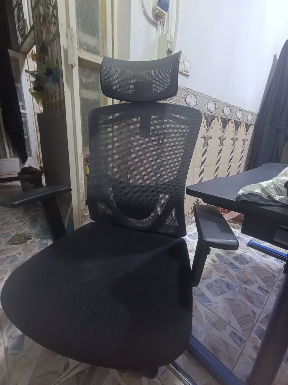 السلام عليكم طاولة فايبر كلاص والقاعده حديد كرسي مكتبي قاعده حديد مع 2 ستاد موبايل حديد الاصلي 
1.طاولة بيها منافذ عدد 3 شحن مع اضائة قوية في نصف الطاولة 
2.طاولة قوية وثقيلة كلش فايبر كلاص اصلي 
3.كرسي مكتبي مريح ابو الساحبة متعدد الاستخدامات 
4.ستاند عدد2 اصلي حديد متعدد الاستخدامات 
رقمي للتواصل ***********
