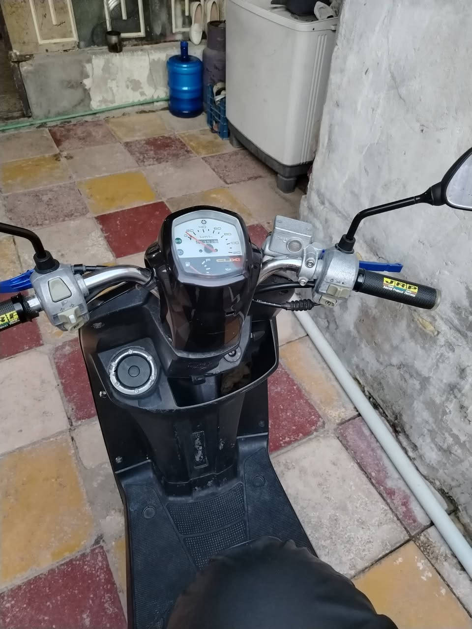 السلام عليكم دراجه للبيع سعر 650 وبيها مجال للطيبين مكان الدراجه النجف الاشرف حي العسكري دراجه ما مفتوحه دراجه نظيفه موديل 2009 دراجه نقرستي فندور كهربائيات كلها شغاله اربع عشائر هاي ناصي لا يزنون***********
