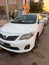 كورلا 2013  السيارة نظيفة ومكفولة كفالة عامة بيها فقط دعاميات صبغ كير ...