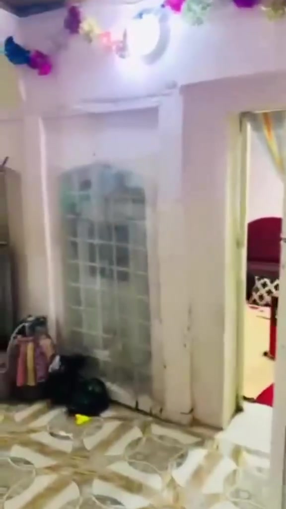 سلام عليكم دار للإيجار للإيجار
منطقه الساعه داخل الفرع  مقابل صيدليه هاله 
بناء جديد طابقين بيت جاهز ماء و كهرباء 
الدار فارغ تسليم فوري 
سعر الايجار (150) الف 
مساحه الدار 50 متر  للاستفسار 
*********** 
***********
