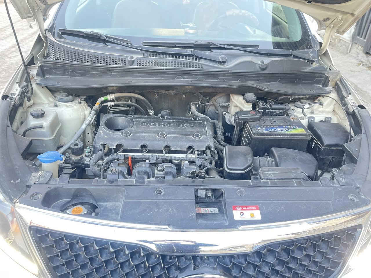 سبورتج  فور ويل موديل 2014 خليجي بغداد ماشيه 97 باسمي محرك 2400 دوش فول   مواصفات الرقم الجديد  سنويه2028 كشنات تدفئه جلد بنوراما  بصمه تشغيل بصمه أبواب مابيها اي تبديل ولا صبغ فقط بارد بالجاملغ الأيمن وطخه باب الصدر موضحه بالصور وبارد باب الصندوق  بدون دواخل 155 بيها مجال*********** مدينه الصدر
