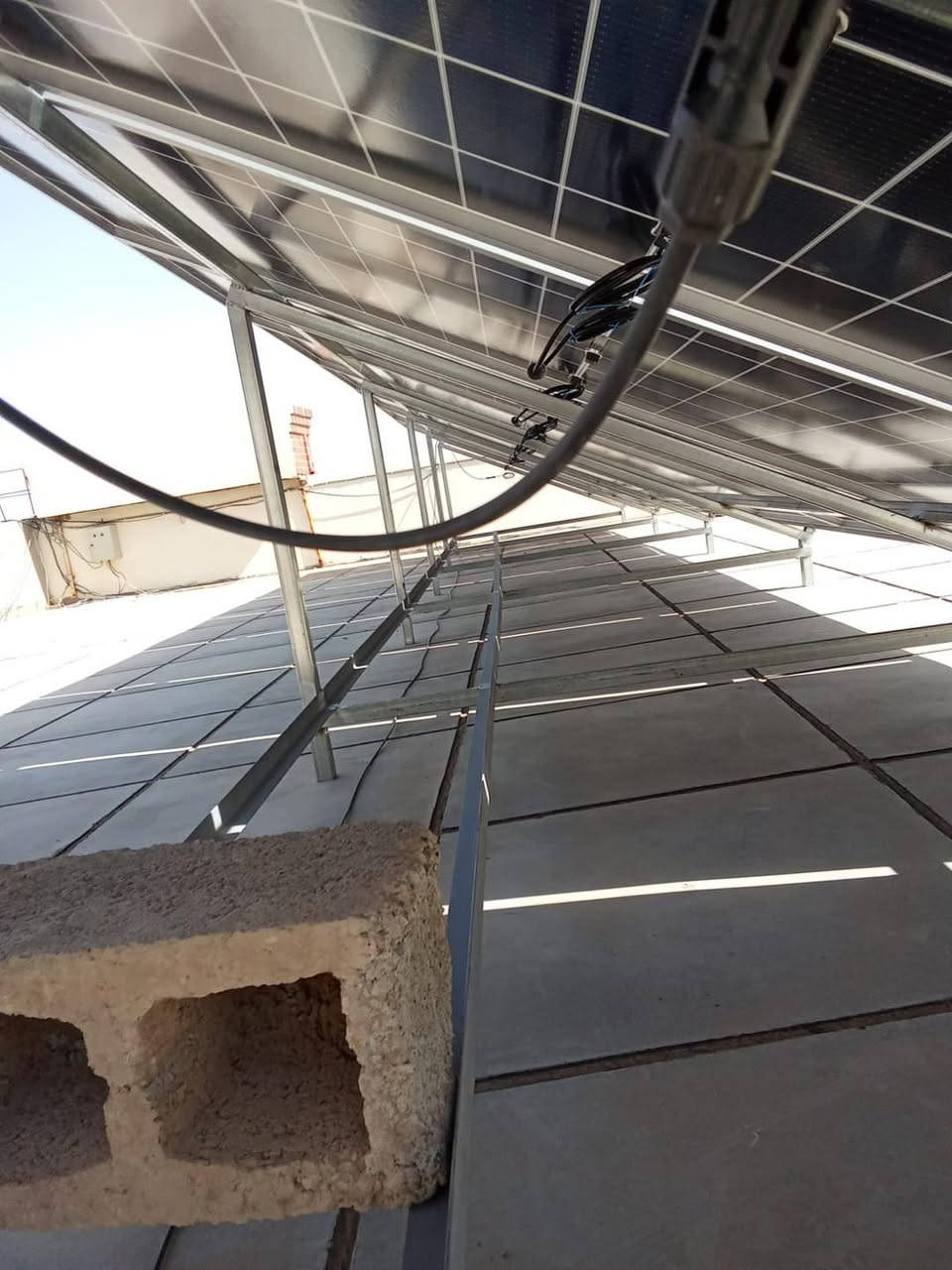 خبرة تزيد عن 6 سنوات في تصميم وتركيب المنظومات الشمسية
نقدم من خلالها:
⭕️ افضل جودة👌
⭕️ افضل سعر 👌
⭕️ افضل مواصفات 👌
⭕️ افضل ضمان 👌
⭕️ افضل خدمة 👌
منزل جديد في حي المثنى في سامراء يودع خط المولد وانقطاع الكهرباء
حيث تم بتوفيق من الله  تنصيب منظومة طاقة شمسية بقدرة 20 امبير 
تحتوي على 
⭕️ الواح 710  واط
⭕️ انفيرتر 6KW  GOS POWER مع تطبيق لمراقبة عمل المنظومة بضمان 3 سنوات استبدال
⭕️ بطارية ليثيوم 15kw سولار ماكس
8000 دورة شحن بضمان 5 سنوات  وعمرافتراضي 15 سنة
⭕️ بورد كهرباء متكامل عالي الحماية للمنظومة والمنزل 
⭕️ هيكل حديد مغلون ثقيل


**إذا كنت صاحب هذا الإعلان وتريد حذفه لأي سبب، رجاءا أرسل رسالة إلى الدعم الفني**