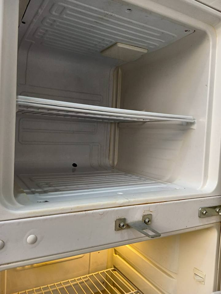 متاح غراض بيت مستعملات قليل كلش نضاف مستعجل عليهن سعر مناسب تصل وتدلل مكاني كربلة تصل وتدلل 
*********** كربلاء, العراق
