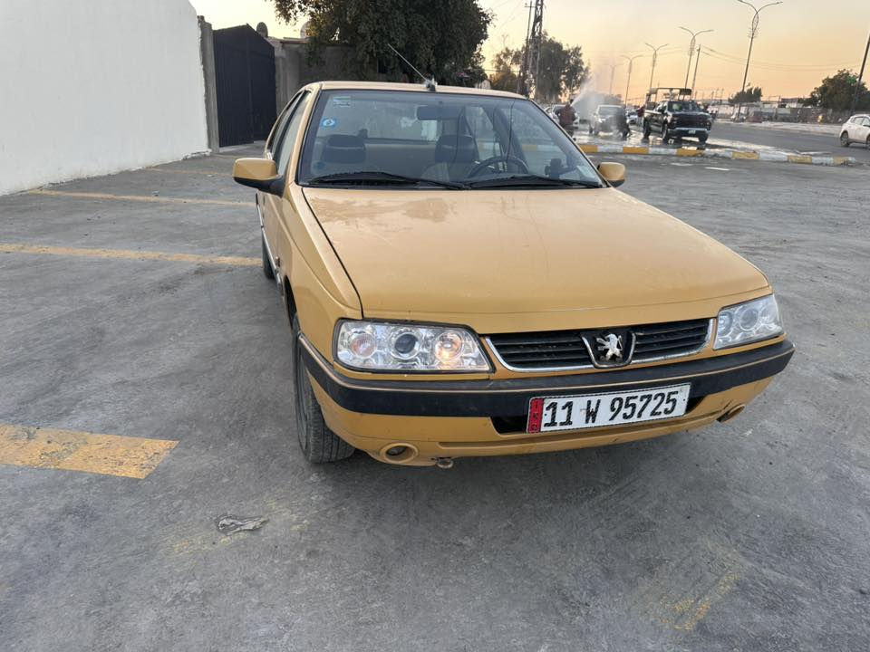 سلام عليكم بيجو لميس مديل 16بيه جاملغ خلفي بدون دواخل صبغ فقط  مكينة جديدة صدر مامي وخلفي جديد تبريد وتفه شغاله تخم تاير جديد سعر43 وبيه مجال بصيط مكاني بغداد ***********
