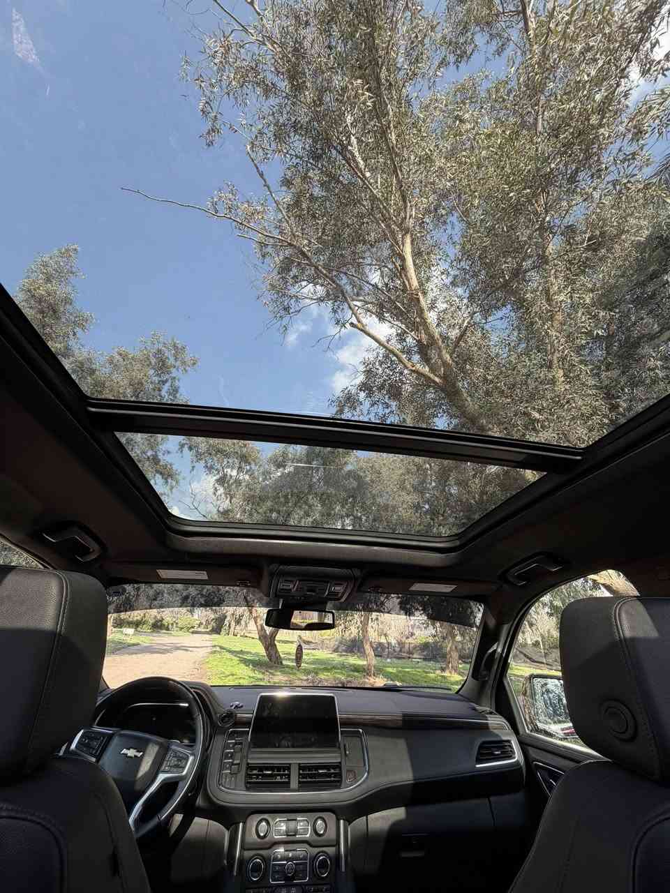 تاهو 2023
للبيع فقط 
فئة LT فول موصفات 
سقف بانوراما 
كامره اماميه خلفيه وجوانب ( 360 )
رادار امامي 
رادار جوانب 
بچم بريمر 
مرايات كهربائية
صندوق كهربائي ( شفط )
4 انظمة قيادة 
شاشة كبير 
عداد ديجيتال ( الكتروني )
كشنات جلد تدفئه 
كشنات كهربائية
ستيرن كهربائي وبالاضافه الي تدفئة ستيرن 
وتحكم مقاعد الصندوق كهربائي تنزل وتصعد
6 منافذ شحن تايب سي 
بالاضافة الى شاحن لا سلكي 
جامات كهربائيه 
ونظام الطرق الوعره والصعود لأماكن عاليه 
سيارة جديده وماشيه قليل 25 الف ميل 
الضرر فقط صبغ بنيد جاملغ وبنيد 
بدون دواخل 
الشراي يتصل على الرقم ادناه 
***********
مكان كركوك
