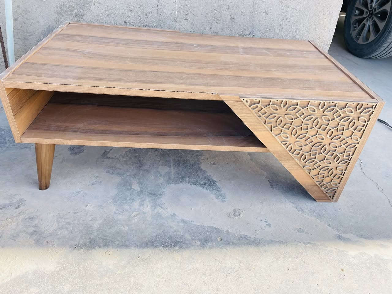 السلام عليكم
ميز بلازما وطبله نضيفات جداً مستخدمات قليل 
السعر 100الف وبيهن مجال بسيط 
مكاني اللطيفيه على الدولي 
رقم الهاتف *********** بي واتساب
