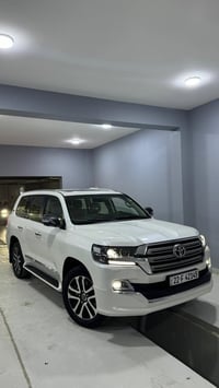 لاندكروز GXR • ٢٠١٨ • ١٣٠ الف كم