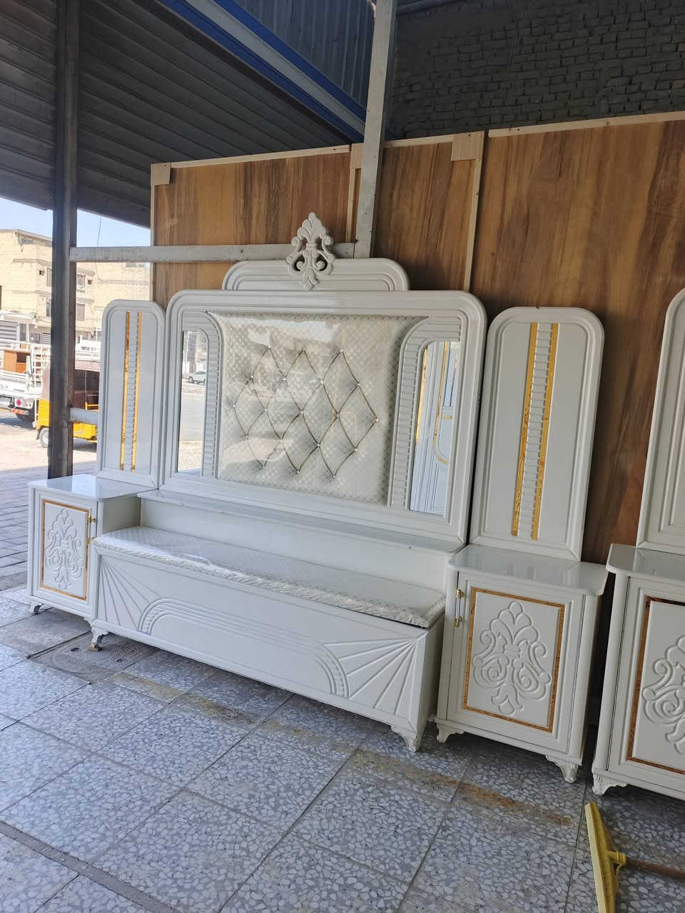سلام عليكم غرفه ٦ أبواب  التصميم تركي الشغل عراقي
الوجه اندي إف  ١٠مليم الداخل مالته صاج أربع مليم 
النرماد شريطيه علا طول الباب طابوريه هديه وياه 
الغرفه كله مرتفه عن الأرض سعر هاي الغرف مليون ٦٠٠ 
معه الشد ونقل داخل بغداد مجاني المحافظات كل من وسعره


**إذا كنت صاحب هذا الإعلان وتريد حذفه لأي سبب، رجاءا أرسل رسالة إلى الدعم الفني**