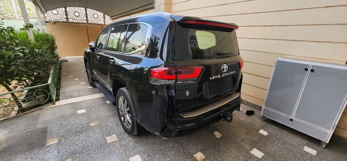 سبع شدات وبيها مجال
Vx limited
رادارات أمامي خلفي
حساسات أمامي وخلفي
اربع كامرات 360 درجة
تبريد وتدفئة مقاعد
شاشة ديجيتال
مرايا تعتيم ذاتي ضد الانوار العالية
وباقي مواصفات الvx المعروفة
السياره مغلفه ppf
***********
