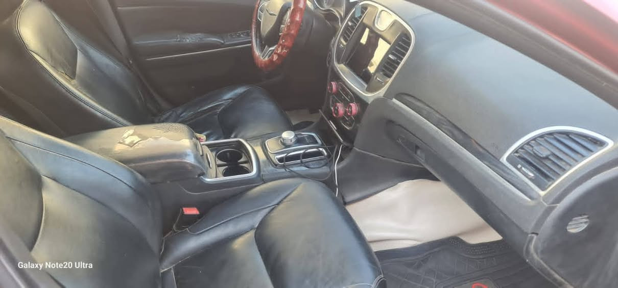 سلام عليكم ورحمة الله وبركاته 
تم تنزيل السعر اب 145 وبيه مجال حك الجيه 
 اوبامه للبيع 
سياره  كرايسلر  رقم شمالي سلمانيه  لون كرزي موديل 2018  اصل   S  فور ويل  

الحادث السياره بجم بس ماواصل للغود بس لغد الأسير  تعمير  فقط 
ورشة صبغ بل هلال الجاملغ الخلفي الأيمن وعدي صور الحادث بامريكه  وعدي سونار هسه جديد
السيارة. باسم ولد من محافظة ميسان تريد تحويل ثاني يوم تريد وكاله حاضر

مكينة گير. خير من الله سيارة جاهزة مانقصها شي 
حدادية جديدة
السعر 145  وبيه مجال حك الجيه بيع فقط مستعجل  
مكاني محافظة ميسان قضاء المجر الكبير 
 للتصال فقط غير متواجد في الفيس بوك 
هذا رقمي ***********
