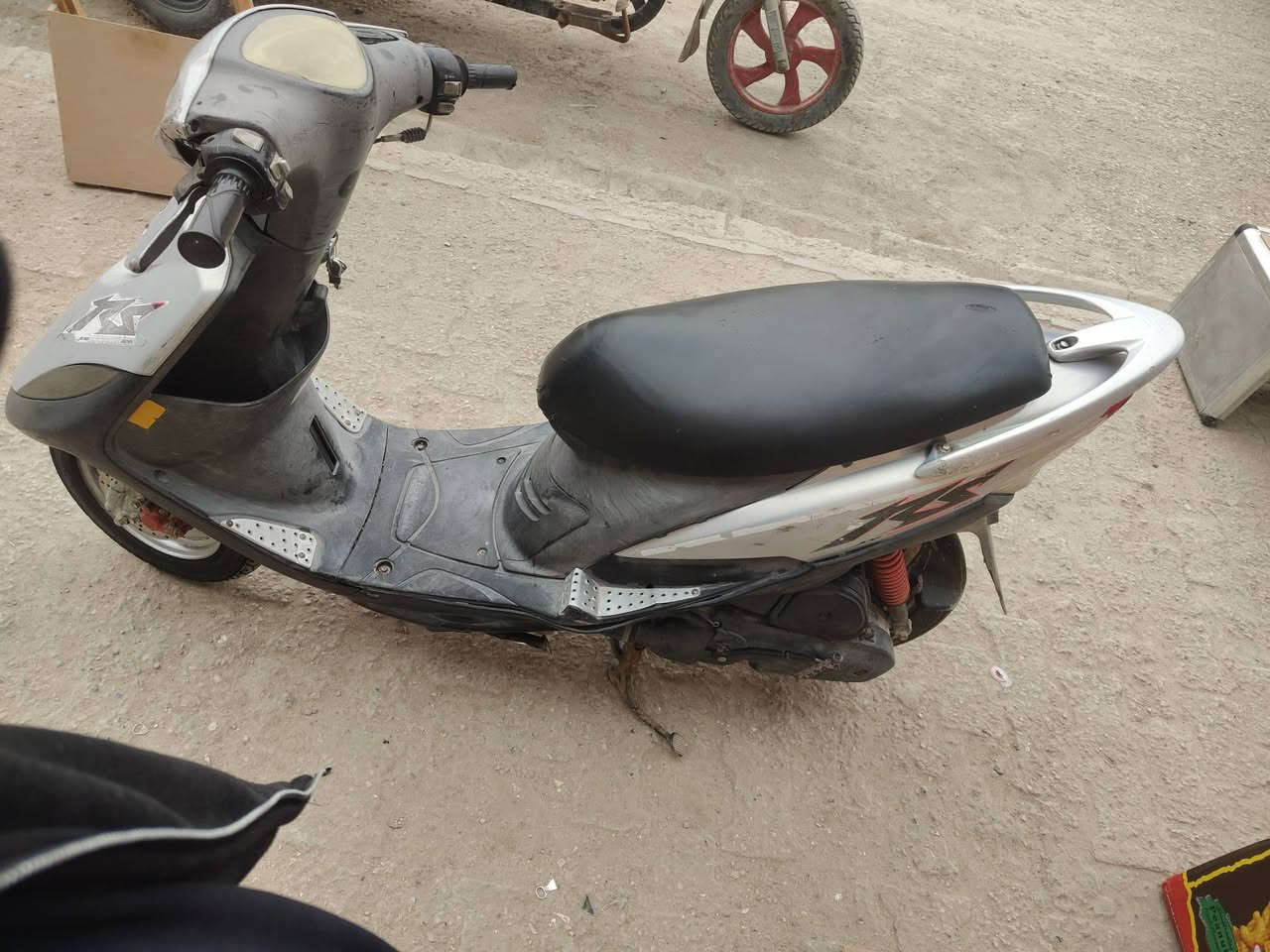 السلام عليكم ورحمه الله وبركاته
دراجه ماكس عدله
كله شغاله مناقصه اي شي كهربائيات كله شغاله اشاير لايت عالي ناصي سكنات بك لايت سلف هندر نكره 
المكان (الديوانية عفك)
السعر خاص
(***********)
