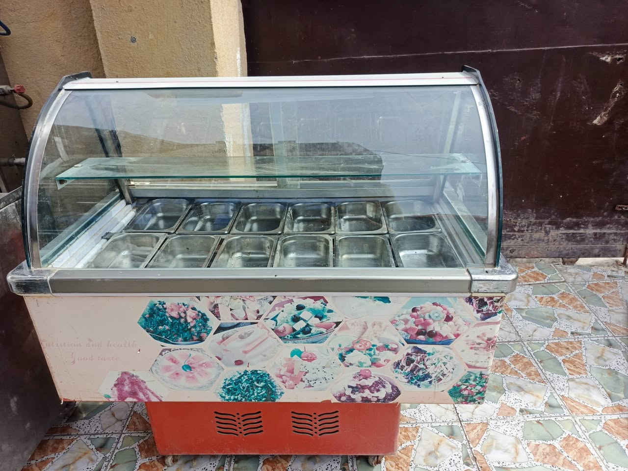 اغراض مطعم للبيع سعر مناسب
1-فرن بيتزا اصلي حجر . 
2- حمايه تمن ومرق 5 بلانكات. 
3- حمايه كنتاكي حجم كبير. 
4- شوايه دجاج 8 اشياش اصلي 0_8.
5- شوايه كص 8 عيون مزدوج اصلي 0_8.
6- عارضه مقبلات 12 بلانك اصلي نظيفه.


**إذا كنت صاحب هذا الإعلان وتريد حذفه لأي سبب، رجاءا أرسل رسالة إلى الدعم الفني**