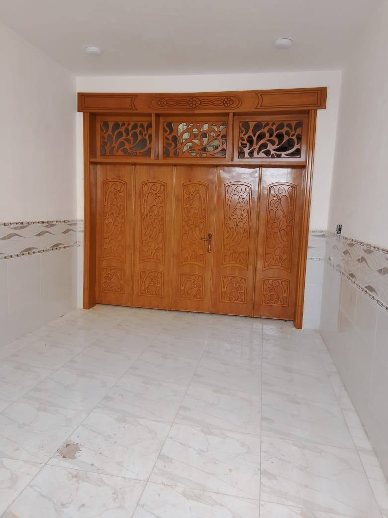 سلام عليكم دار للبيع المساحه 100 البناء طابوك جمهوري الاساس ولسكف صب كله نزالات شغل درجه اولا بيت مال جناي المكان نجف حي الوفاء يبعد عن الشارع 100 /50متر
السعر 127 وبي مجال استفسار اتصال ***********
