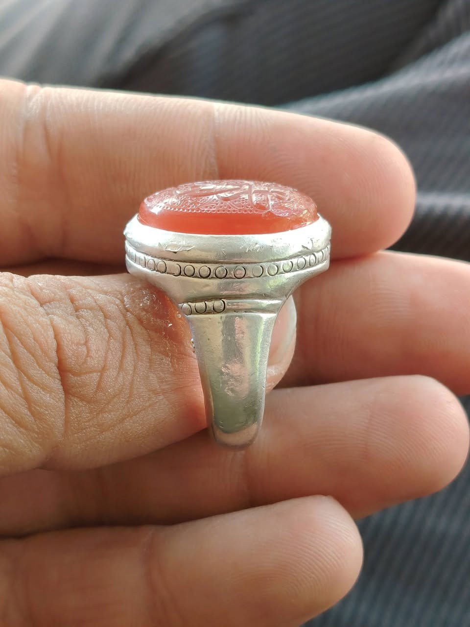 خاتم يماني صياغه البحرين
السعر ١٠٠ مع توصيل
قياس ٢٢
وزن ثقيل


**إذا كنت صاحب هذا الإعلان وتريد حذفه لأي سبب، رجاءا أرسل رسالة إلى الدعم الفني**