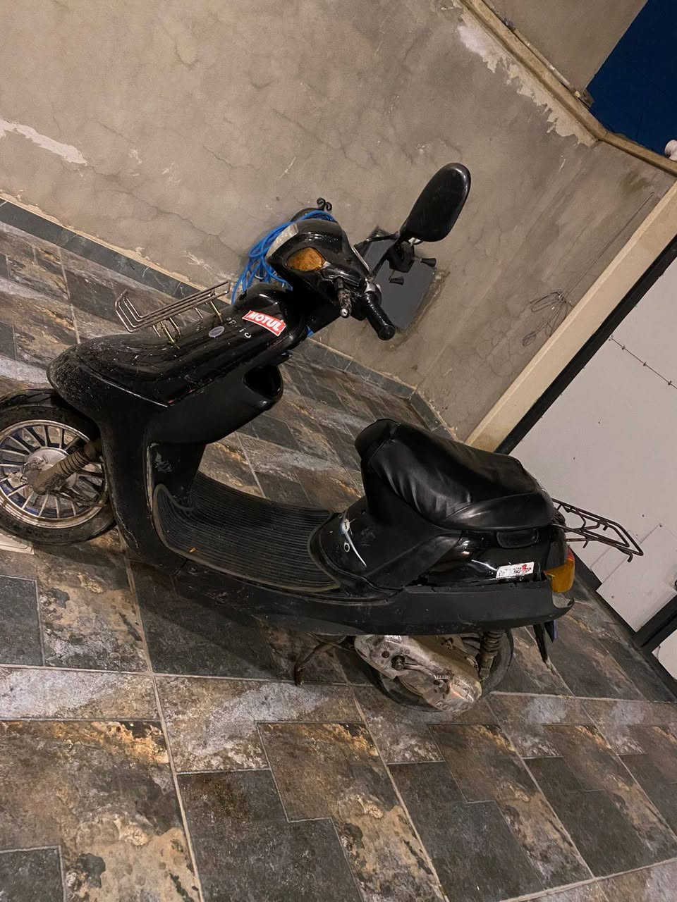 ماطور بوتين شرط ما مفتوح دراجه نضيفه وياله رياضيات ماخذ لزوج ب ٧٥ دراجه نضيفه ونشطه سعر دراجه 350  وبيه مجال 
***********
