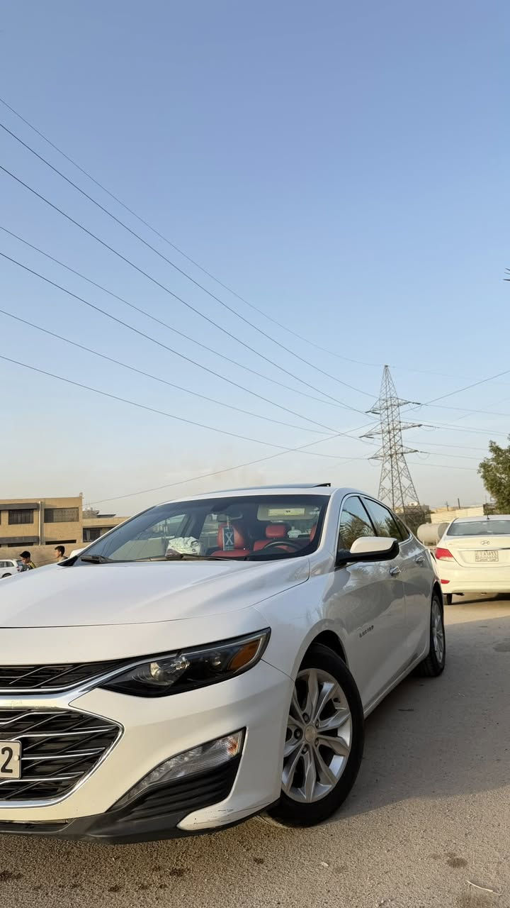 ماليبو 2019 Lt2 لون ابيض تجي فول مواصفات رقم سليمانية دولي باسمي شرط تحويل ماشيه 90 المواصفات 
بانوراما طكتين 
 بصمة تشغيل 
 بصمة ابواب 
 رادارات جانبيه
 حساسات خلفية 
 شاشه ١٠ انج تدعم كاربلي 
 كامره خلفيه دواره 
 اوتو ستوب 
 كشنات تدفئه 
 كشنات كهرباء 
 تشغيل عن بعد 
 كروز سرعه وتحديد مسار وتحكمات جهتين 
 تخم اطارات جديد 
 تبريد قطعتين امامي وخلفي ثلج 
 ليد نهاري وليلي 
الحادث جداً بسيط بابين مبدل نفس اللون مثل ماوضح بالصورة وسيارة نصبة وكلش نظيفة ع ايدي 
بغداد الدورة  
للاستفسار***********  واتس اب واتصال
