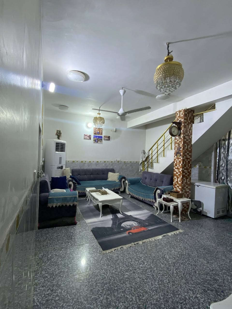 اللهم صل على محمد وآل محمد 
🏠 دار سكن للبيع يقع في حي الجامعة  .
🔹ركن مقابل ساحة ومدرسة رحاب العلم.
🔹المساحه 120متر 
🔹الواجهة 10 متر .
✅خدمات متكامله 
🏠 مواصفات الدار 🏠 
🔹الطابق الأرضي 
🔹غرفة نوم 
🔹صاله 
🔹مطبخ 
🔹استقبال 
🔹مجمع صحي
——————
🔹الطابق الأول 
🔹2 غرف نوم 
———————-
 ✅كونكريت مسلح
✅طابو صرف.

📌 للإستفسار 
*********** واتساب
