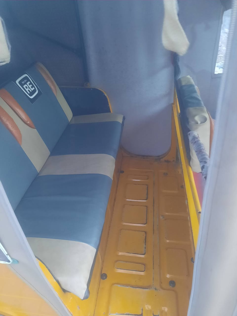 سلام عليكم تكتك للبيع ما مرقم موديل عشرين تكتك جاهزه ونضيفه مابيه اي  ضربه مجفت مره وحده تكتك خير من الله بوجك للشارع اوراق اصوليه وين ما تحب روح افحص سعر خمسة ونص مكاني بغداد الشعله لاتصال على رقم بي واتساب علمن غير متواجد على فيس بوك)(***********)
