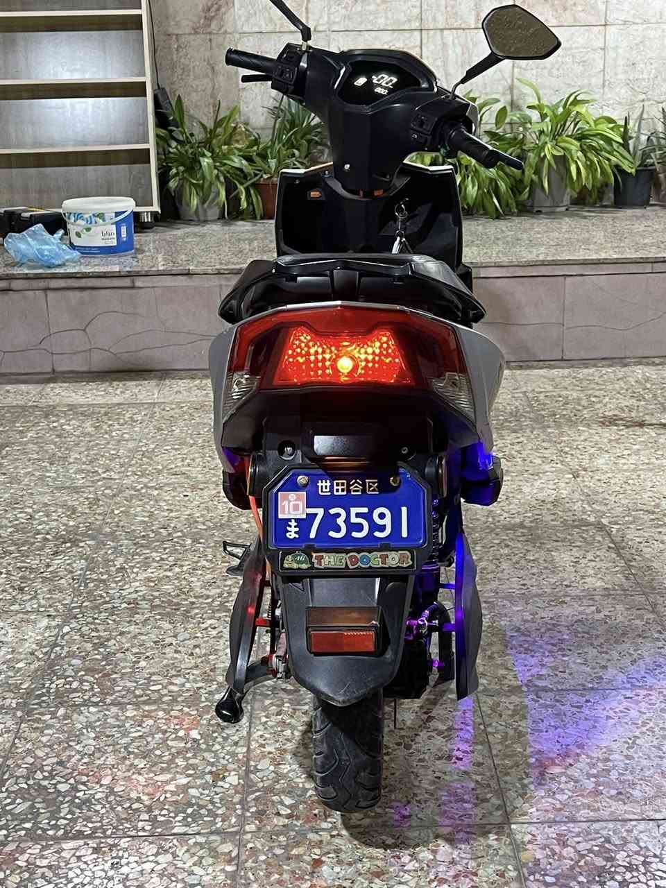 للبيع للبيع
دراجه شحن سكنس لد 2024 مواصفاتها معروفه 
6 باتري جديدات قبل شهر بدلتهن نوع ونلي 
بيها طخات بسيطه موضحه بل منشور غير هاي مابيها 
سعرها كلش مناسب 
*********** المو شراي لا يتصل 
مكانها بغداد الكرخ
