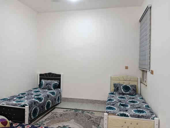 السلام عليكم دار المساحه 160 متر ركن بناء سنه 2025 غرفتين نوم وصاله واستقبال ومطبخ حمامات3 العنوان الخالص شويخيرات*********** بيع او مروس
