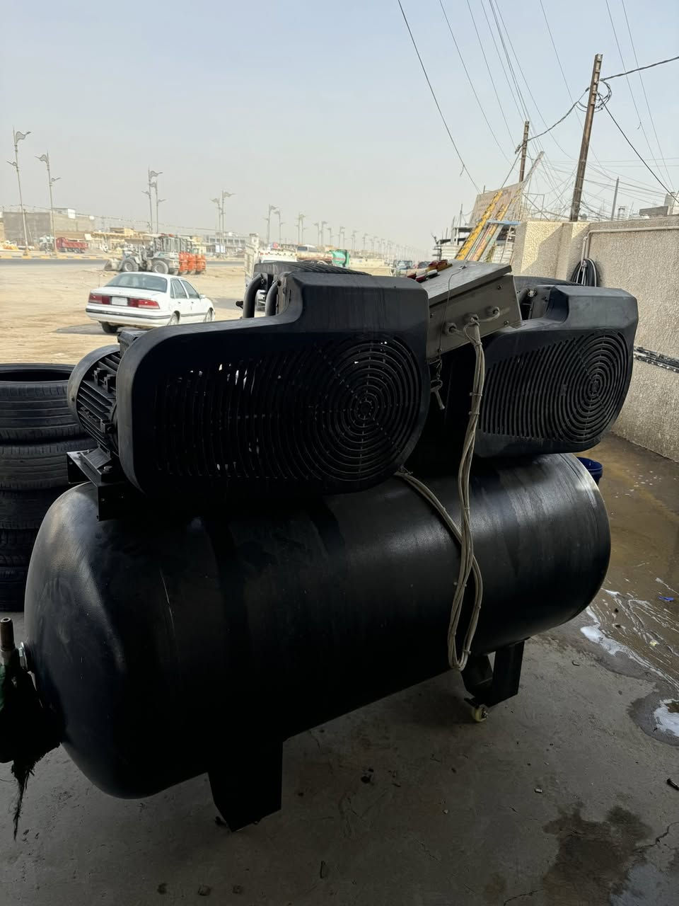 السلام عليكم كمبريسر إيطالي دبل ماطور دبل ظاغطه ماطور 10 حصان حجم البطل 900 لتر ايطالي. 
هاتف//(***********)
